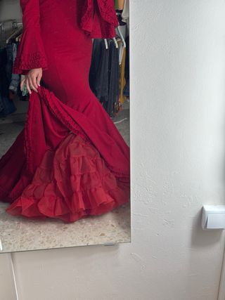 Traje de flamenca rojo con volantes