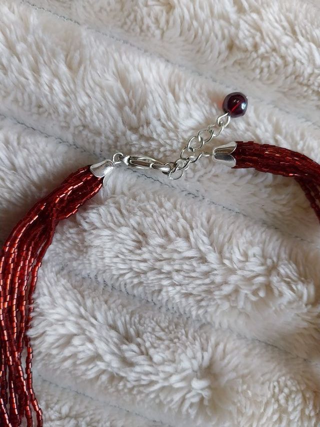 Colares Vermelhos-Bordô para Mulher