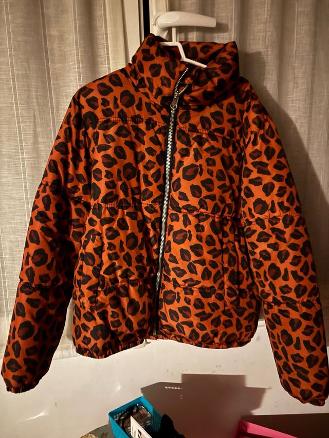 Chaqueta bomber estampado leopardo