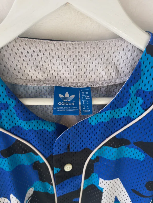 Camiseta Adidas Camuflaje Azul