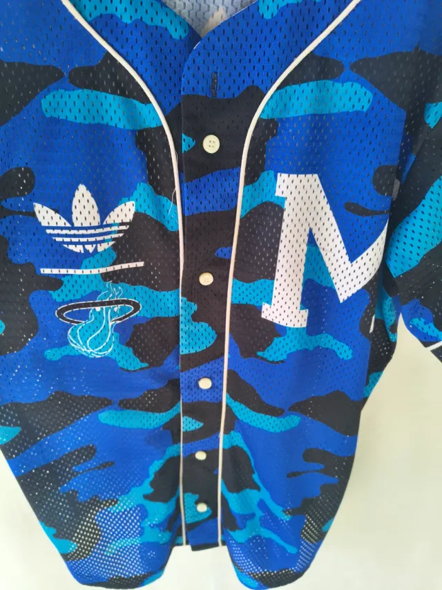 Camiseta Adidas Camuflaje Azul