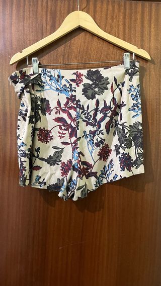 Falda pantalón estampada beige y multicolor