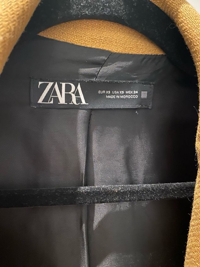 Abrigo corto Zara Camel