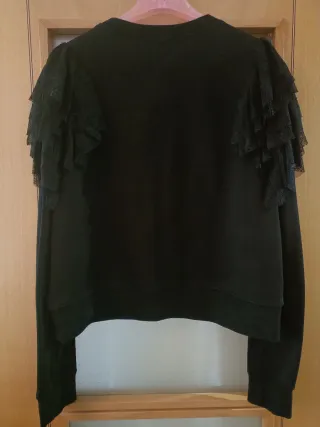 Sudadera Denny Rose negra con pedrería