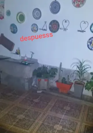 Linterna LED Recargable con Pantalla