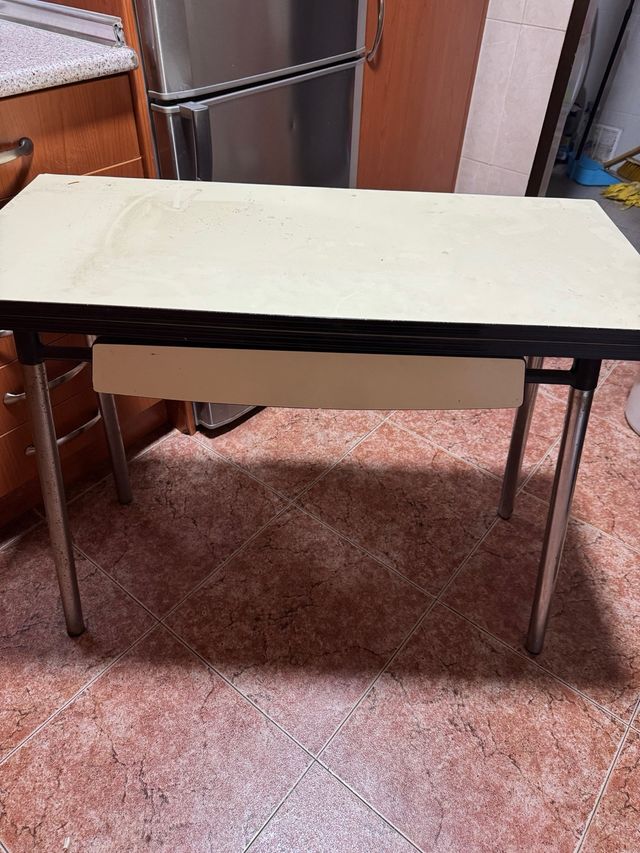 Mesa plegable cocina metal y plástico