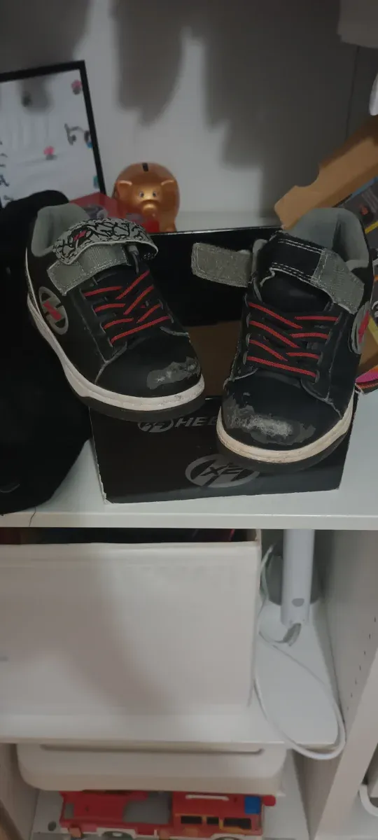 Tenis Heelys Negros con Ruedas