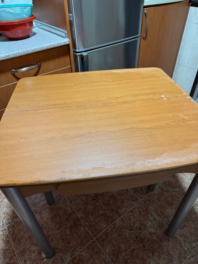 Mesa de cocina plegable madera y metal