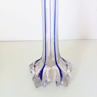 Jarra vidro translúcido com fios azuis