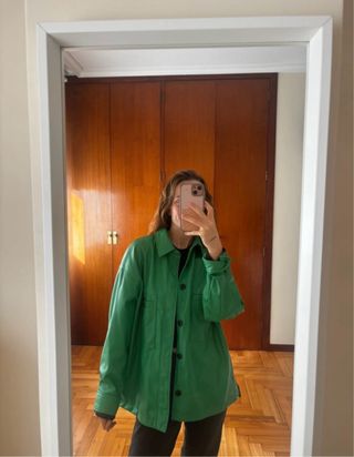 Chaqueta verde polipiel oversize