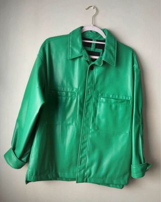 Chaqueta verde polipiel oversize