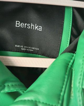 Chaqueta verde polipiel oversize