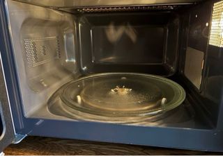 Microondas Panasonic NNJ151WM