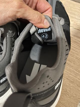 Zapatillas Eleven negras y grises