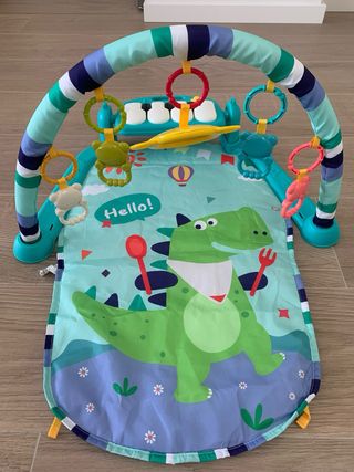 Gimnasio para bebé con piano