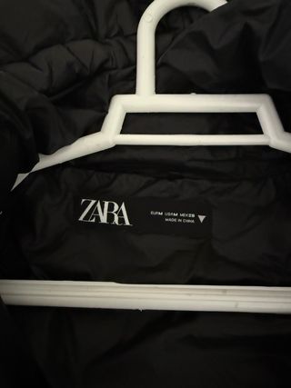 Abrigo plumas negro acolchado capucha Zara