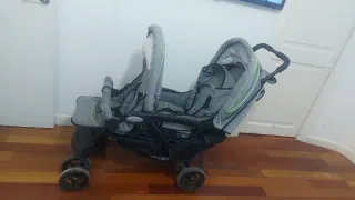 Silla de paseo gemelar gris