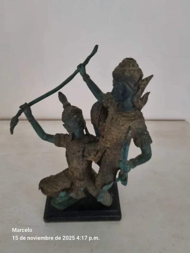 Figura luchadores tailandeses bronce