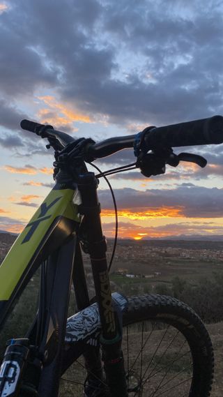 YT TUES 2017 27,5 Bici descenso