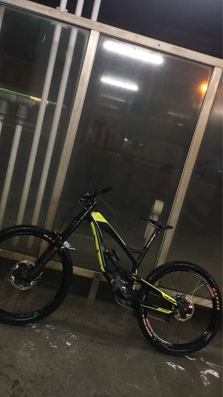 YT TUES 2017 27,5 Bici descenso