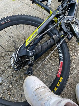 YT TUES 2017 27,5 Bici descenso