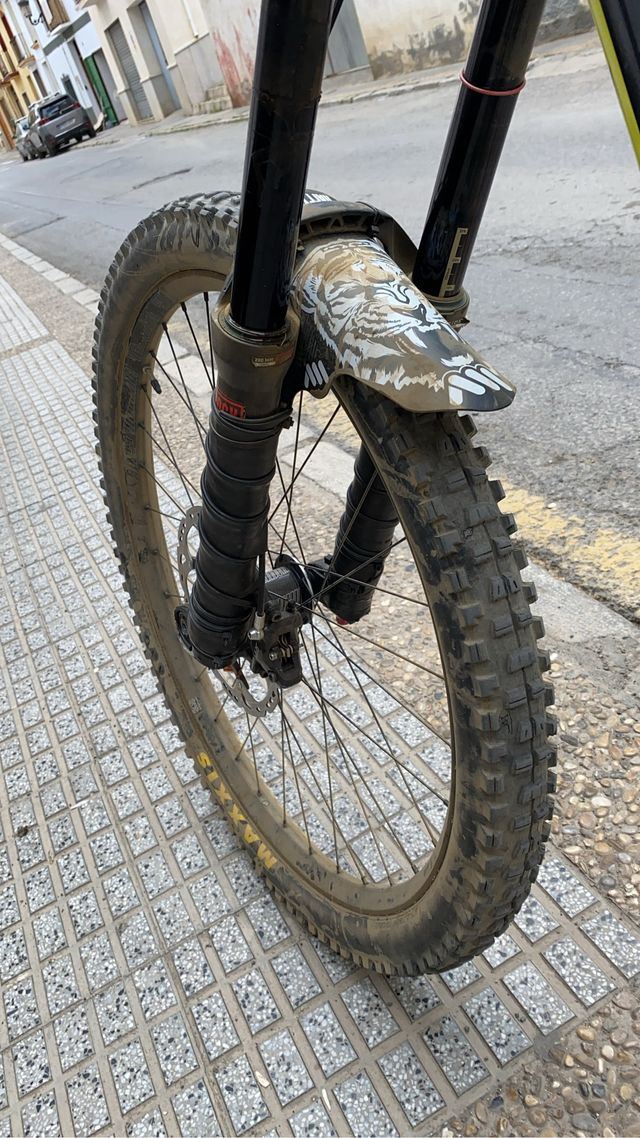 YT TUES 2017 27,5 Bici descenso