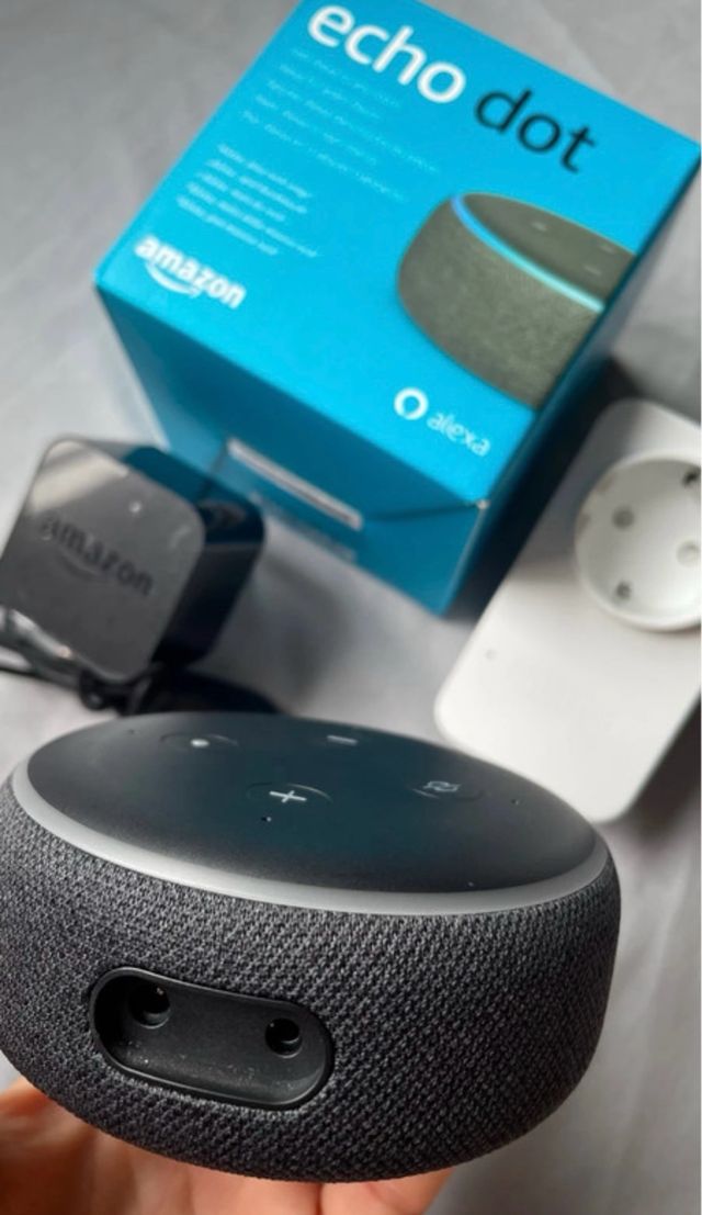 Amazon Echo Dot + Enchufe Inteligente