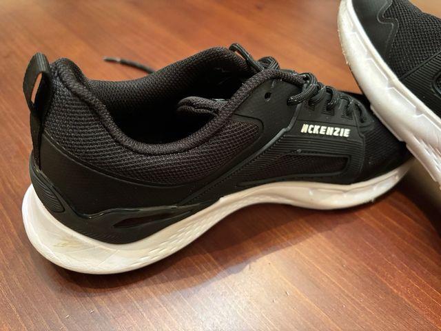 Zapatillas McKenzie Negras y Blancas