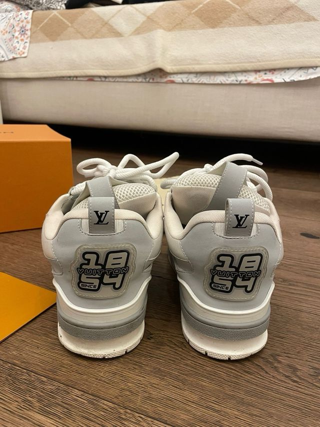 Louis Vuitton Skate grigie/bianche usate poco