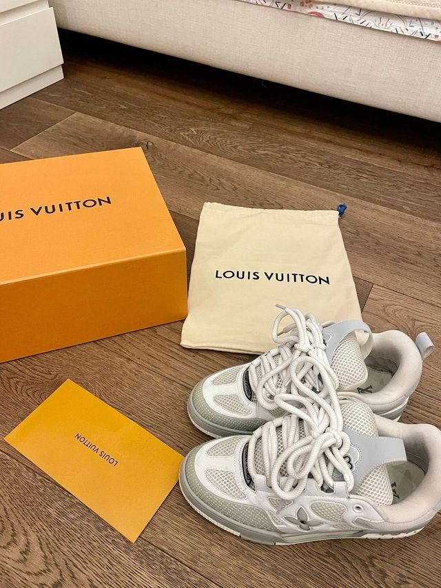 Louis Vuitton Skate grigie/bianche usate poco
