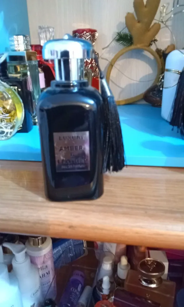 Perfume Árabe Hamsah Negro y Dorado