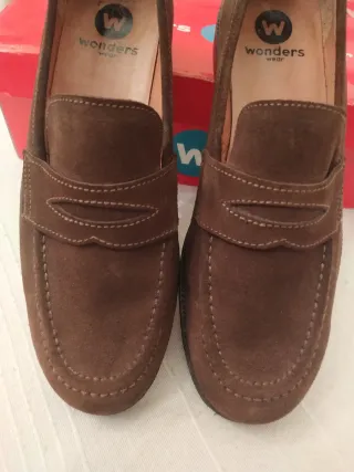 Mocasines Wonders serraje marrones
