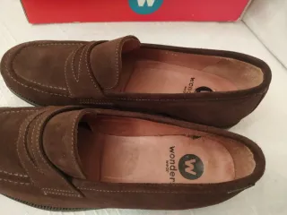 Mocasines Wonders serraje marrones