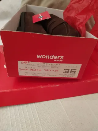 Mocasines Wonders serraje marrones