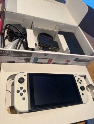 Nintendo Switch Bianca e Nera