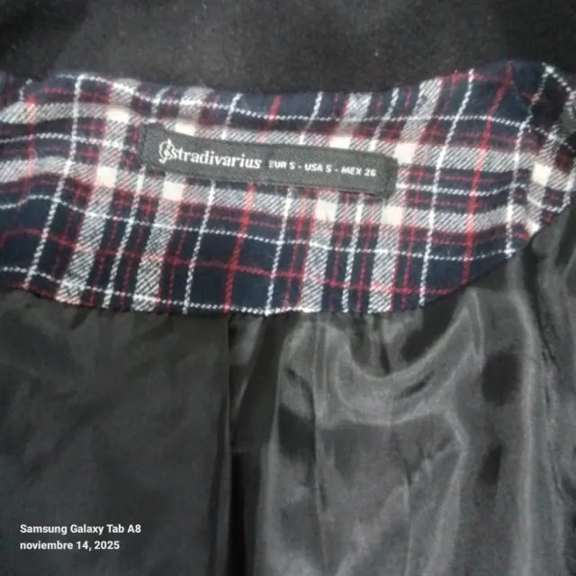 Chaqueta con capucha y pelo