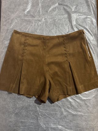 Pantalón corto Mango efecto ante