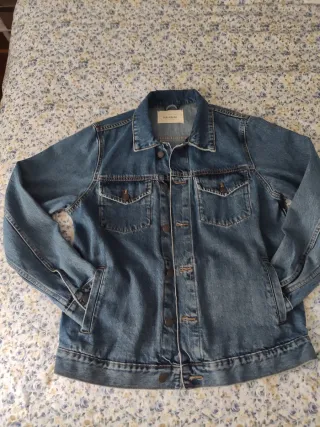 Cazadora vaquera Pull and Bear chico