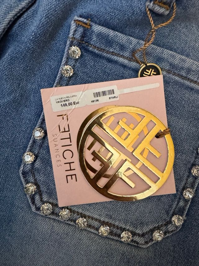 Vaqueros Suances con tachuelas