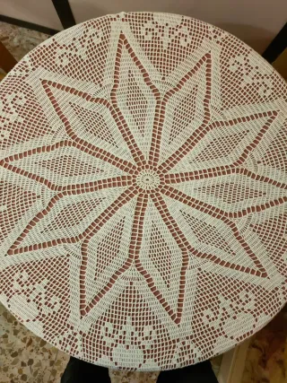 Mesa camilla ganchillo y faldón