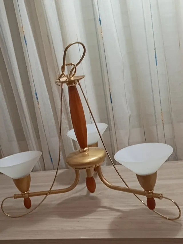 Lámpara de techo dorada 3 brazos