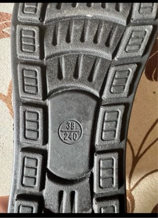 Scarpe nere eleganti con cinturino