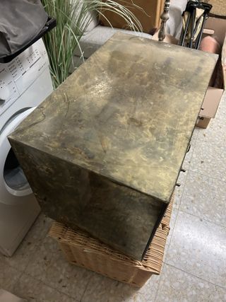 Comodino in vetro e vimini