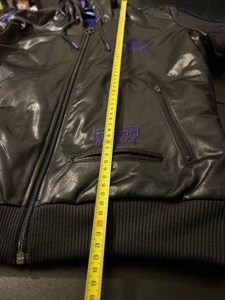 Casaco Adidas Chile62 com pelo interior
