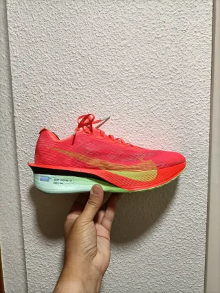 T42 Nike ZoomX Vaporfly 4