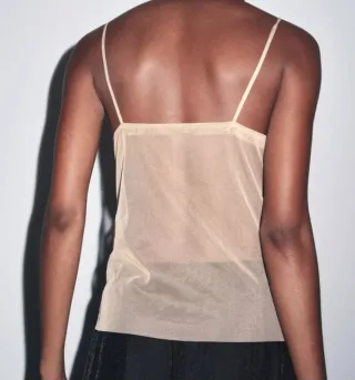 Top pedrería beige y dorado nuevo con etiqueta