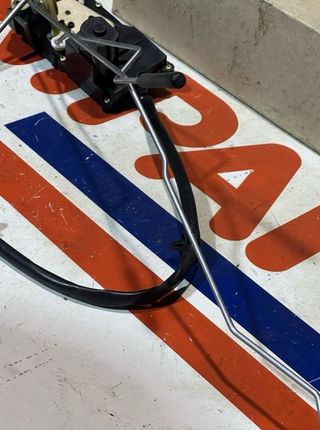 Cierre puerta izq trasero 5 pta Rover 25