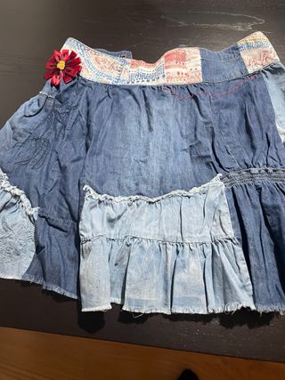 Falda vaquera patchwork asimétrica