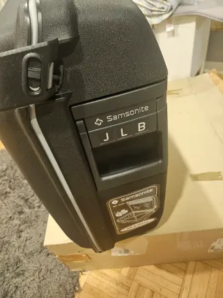 Maleta Samsonite Oyster 30B Negra/Plateada