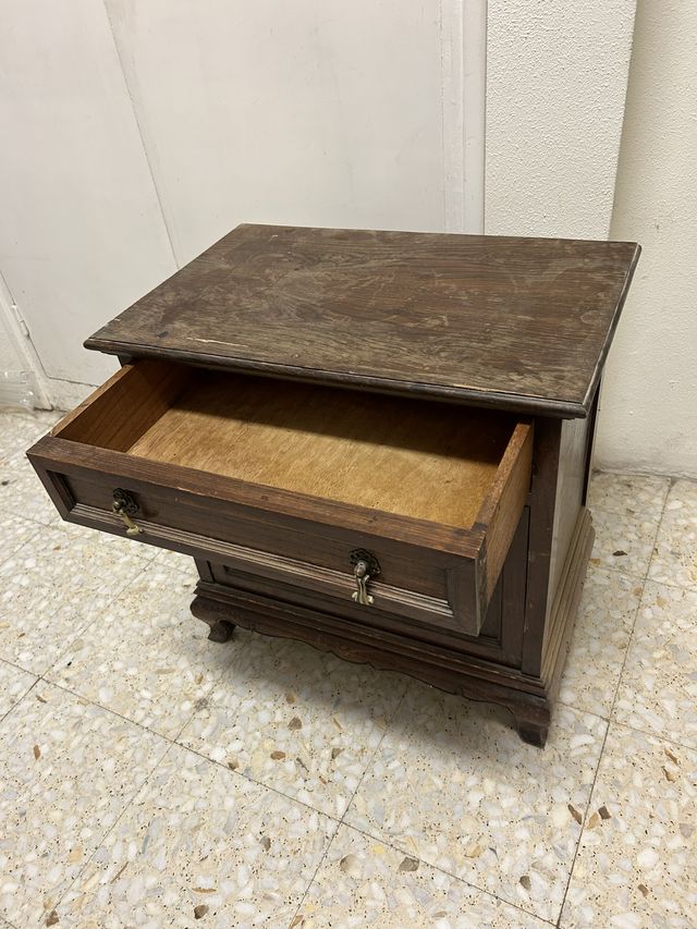 Comodino antico in legno